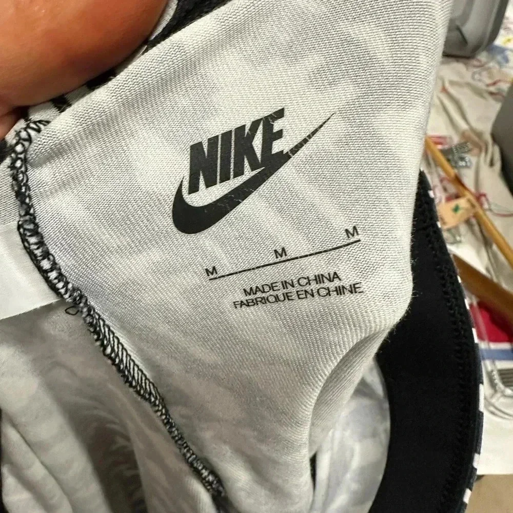 Nike leg see